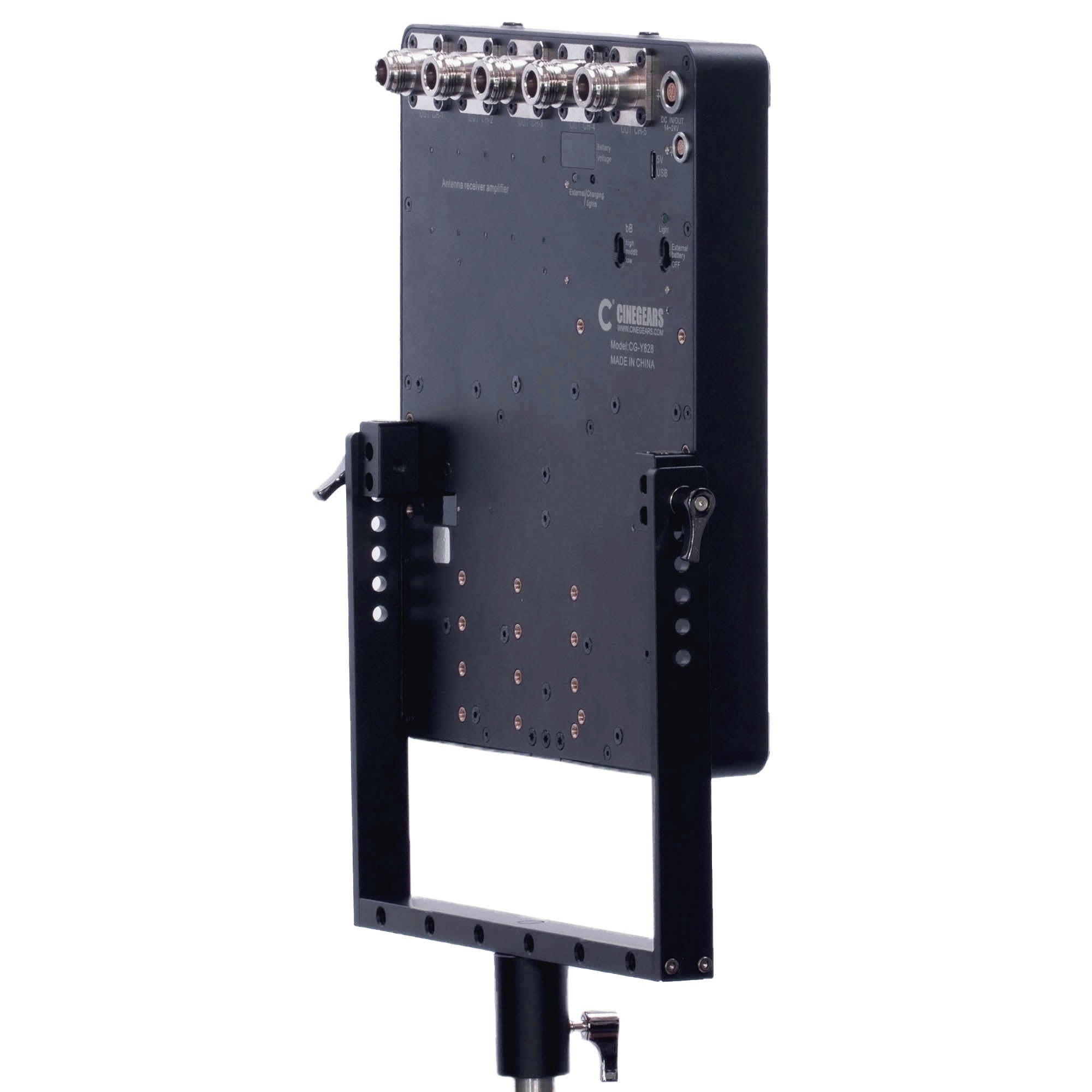 CINEGEARS Long Range Dual-Polarity Receiver Panel Antenna Array with Power Amplifier 1.2-7.9 GHz PAV7G030RA